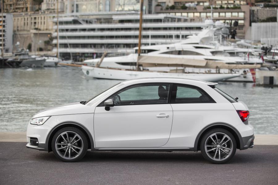  Audi A1 Active TFSI Ultra (8X) 2014 года  (WW) (фото 9 из 12)